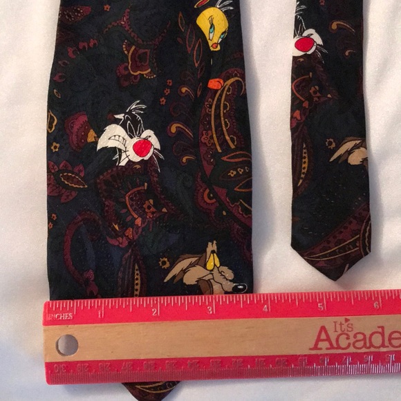 Looney Tunes Mania Necktie - Picture 2 of 6